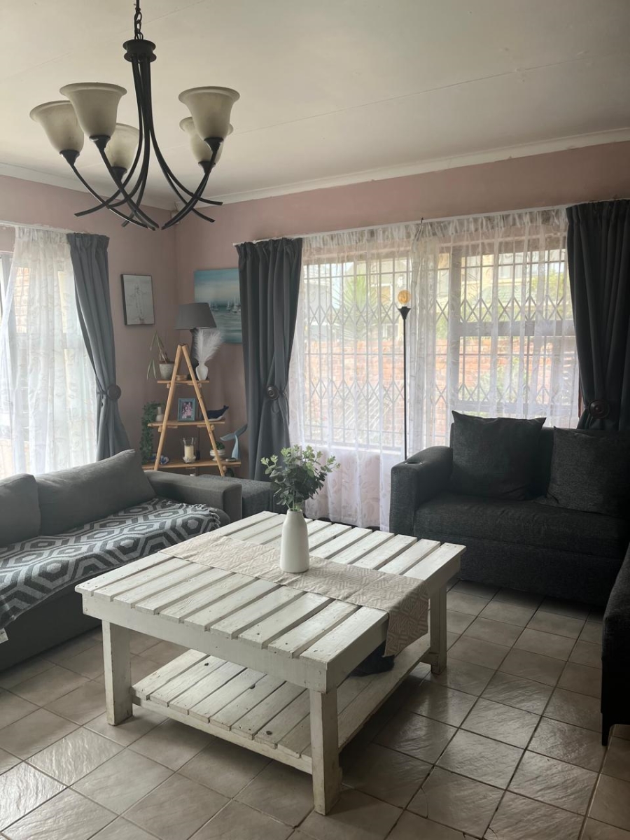 5 Bedroom Property for Sale in Noorsekloof Eastern Cape